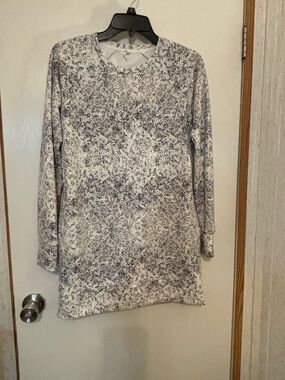 Speckled Long Sleeve Tunic - Gray and White